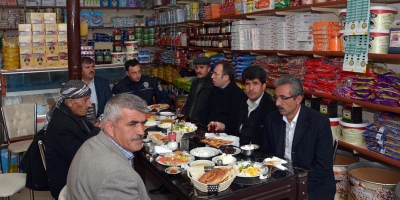 Simit Başkandan, &Ccedil;ay Esnaftan