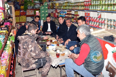 Simit Başkandan, &Ccedil;ay Esnaftan