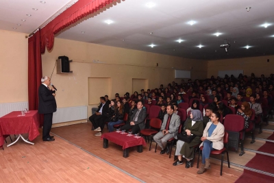 Tarih&ccedil;i Yazar Turan, &Ccedil;atak'ta &Ccedil;anakkale Destanı'nı Anlattı