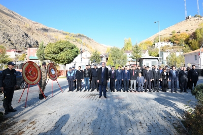 10 Kasım Atat&uuml;rk'&uuml; Anma G&uuml;n&uuml; Nedeniyle &Ccedil;elenk Sunma T&ouml;reni Ger&ccedil;ekleştirildi